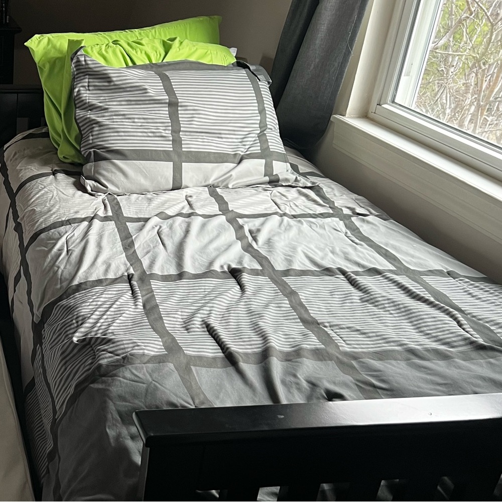 Twin-size grey & black comforter set w/ 2 sets of lime green twin sheets
